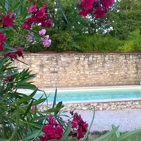 Charmante A Avec Piscine Privee