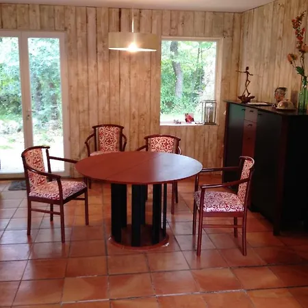 Charmante A Avec Piscine Privee