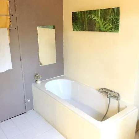 Charmante A Avec Piscine Privee