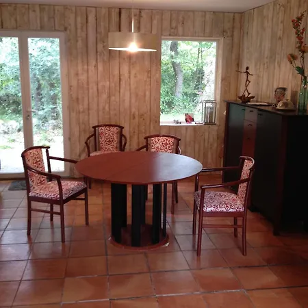 빌라 Charmante A Avec Piscine Privee Arpaillargues-et-Aureillac
