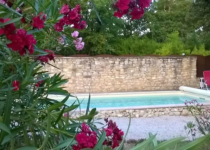 Charmante A Avec Piscine Privee