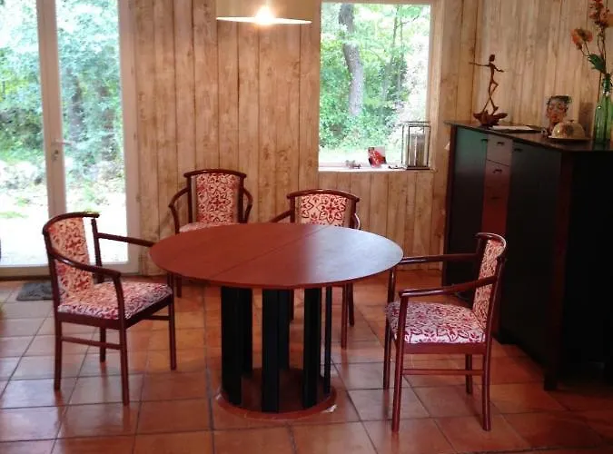 Charmante A Avec Piscine Privee
